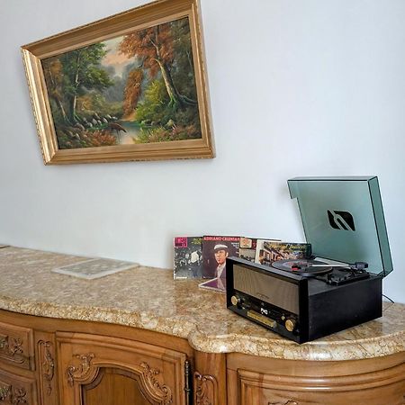 Maison De Style Tout Confort, Position Ideale, Avec Clim Et Petit Exterieur Orange  Exteriör bild